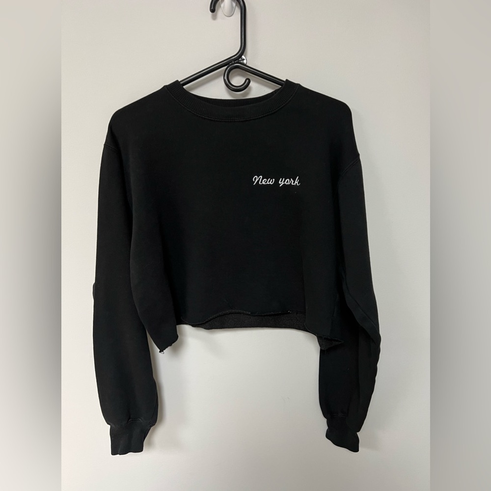 brandy melville new york crop sweatshirt black